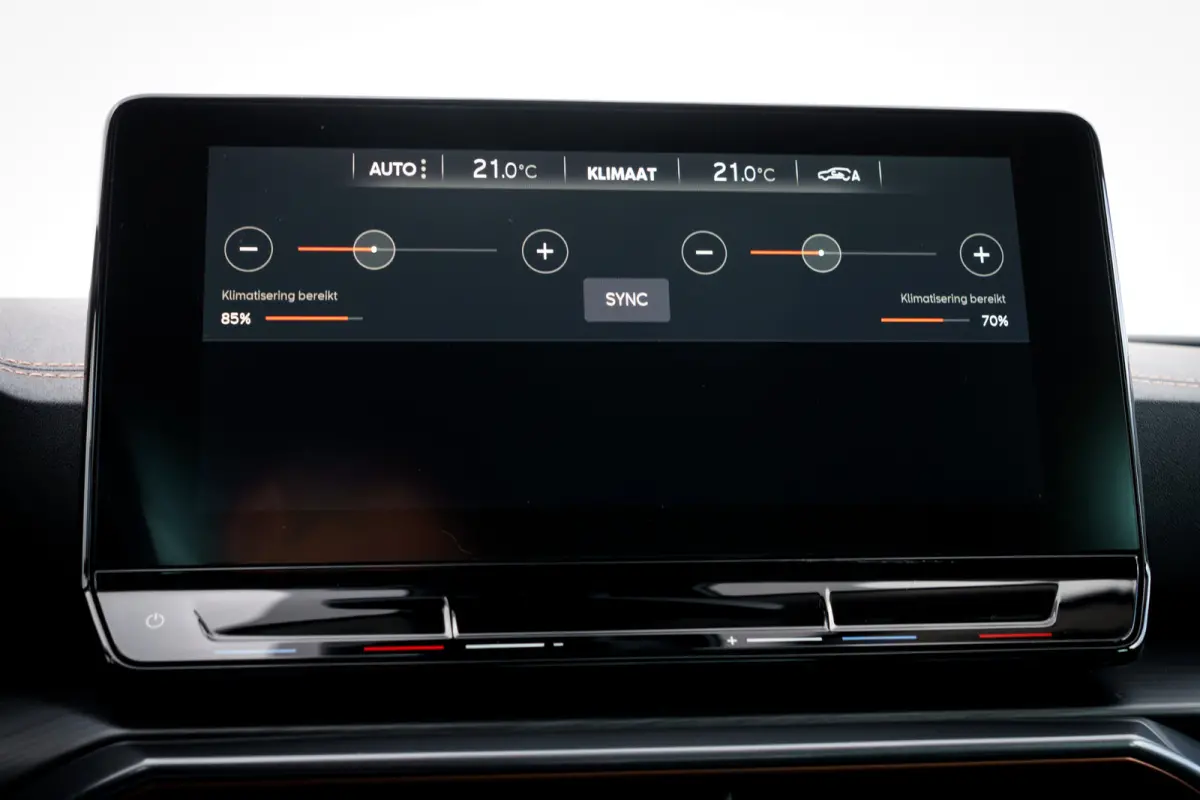 1.4 e-Hybrid Plug-In Business | Adapt. Cruise | 18 inch | LED | Sportstoelen | Keyless