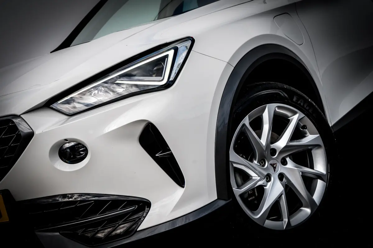 1.4 e-Hybrid Plug-In Business | Adapt. Cruise | 18 inch | LED | Sportstoelen | Keyless