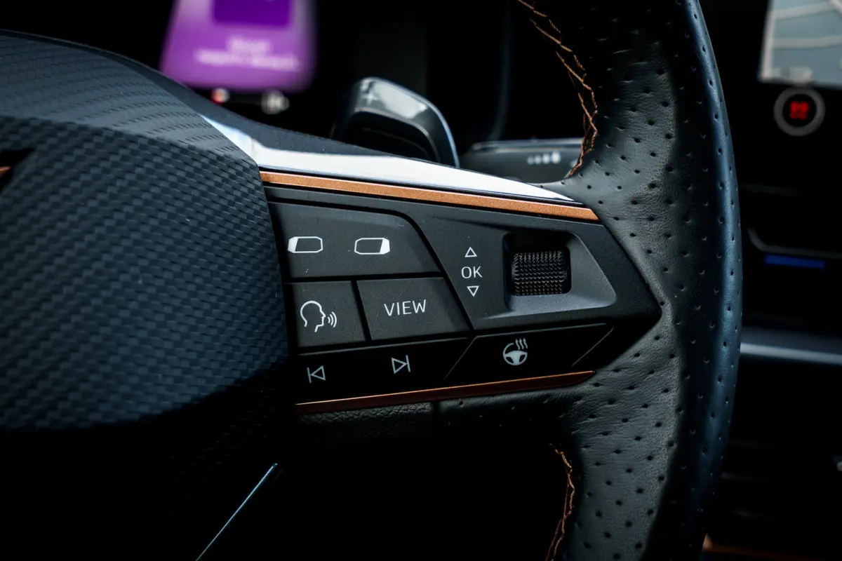 1.4 e-Hybrid Plug-In Business | Adapt. Cruise | 18 inch | LED | Sportstoelen | Keyless