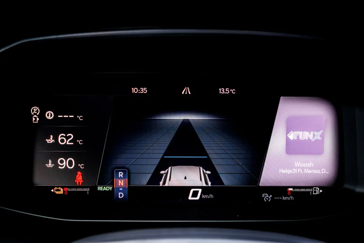 1.4 e-Hybrid Plug-In Business | Adapt. Cruise | 18 inch | LED | Sportstoelen | Keyless