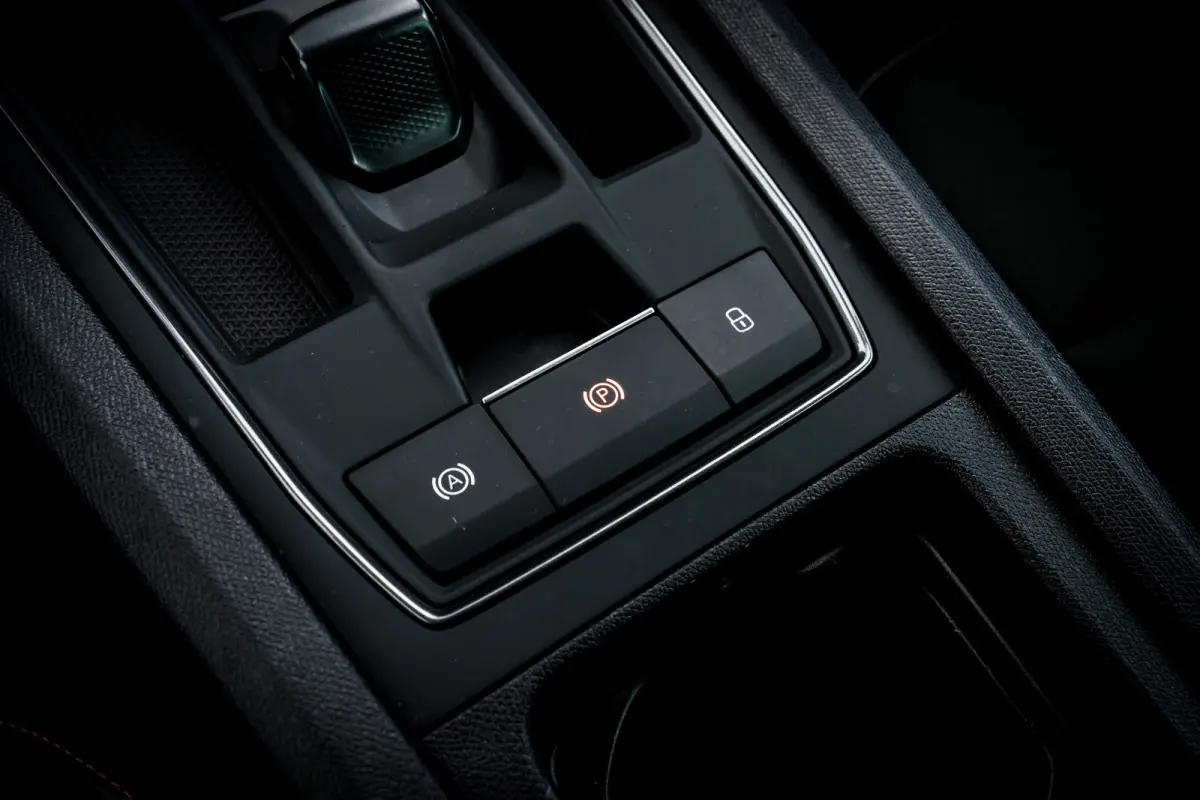 1.4 e-Hybrid Plug-In Business | Adapt. Cruise | 18 inch | LED | Sportstoelen | Keyless