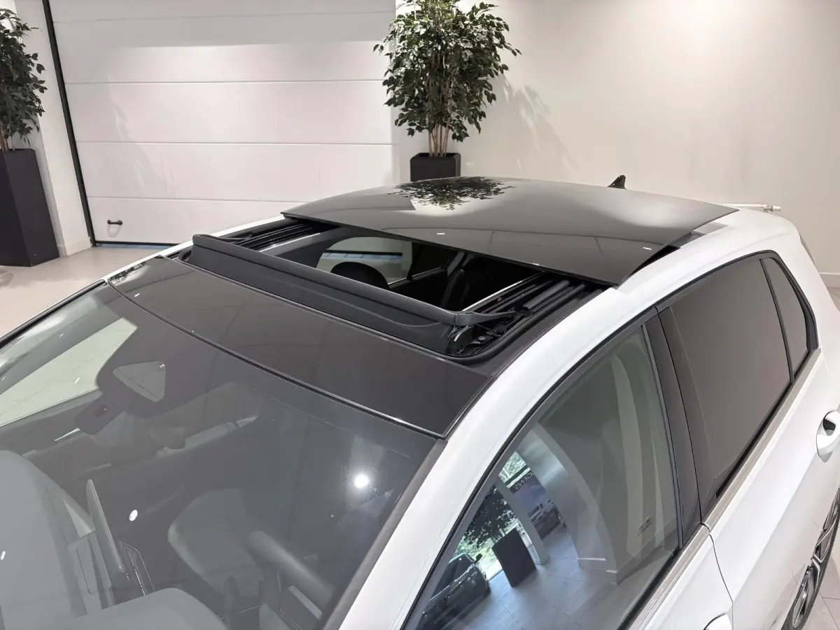 1.5 eHybrid Style Edition 204 PK Plug-in Hybrid | Elektrisch uitklapbare Trekhaak | Panoramadak | Android Auto/Apple Carplay draadloos | Keyless access | Dodehoeksensoren | Ruiten getint | A