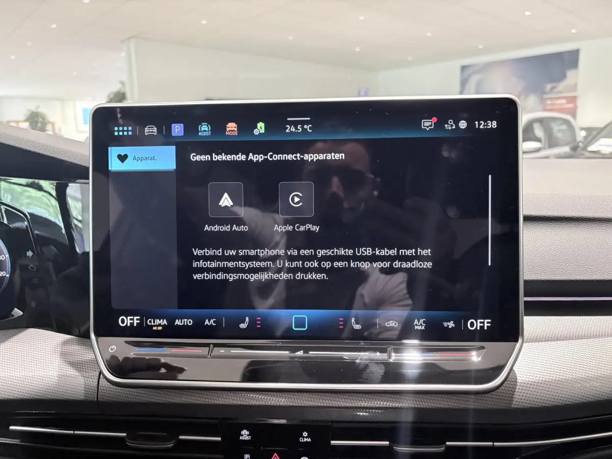 1.5 eHybrid Style Edition 204 PK Plug-in Hybrid | Elektrisch uitklapbare Trekhaak | Panoramadak | Android Auto/Apple Carplay draadloos | Keyless access | Dodehoeksensoren | Ruiten getint | A