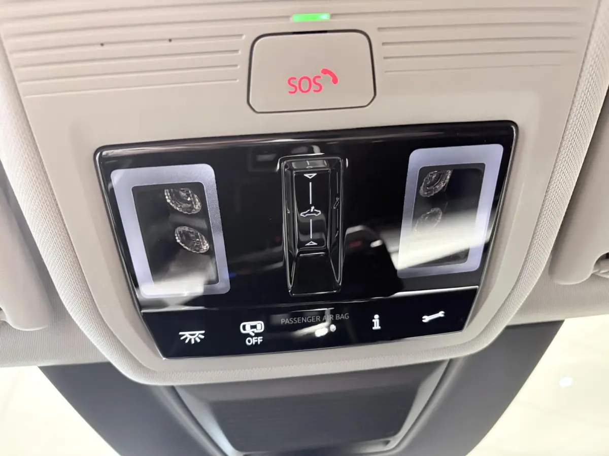 1.5 eHybrid Style Edition 204 PK Plug-in Hybrid | Elektrisch uitklapbare Trekhaak | Panoramadak | Android Auto/Apple Carplay draadloos | Keyless access | Dodehoeksensoren | Ruiten getint | A