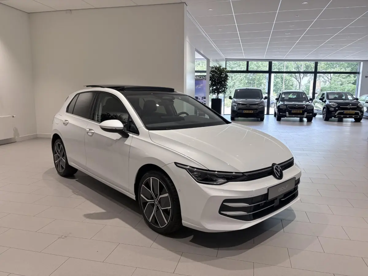 1.5 eHybrid Style Edition 204 PK Plug-in Hybrid | Elektrisch uitklapbare Trekhaak | Panoramadak | Android Auto/Apple Carplay draadloos | Keyless access | Dodehoeksensoren | Ruiten getint | A