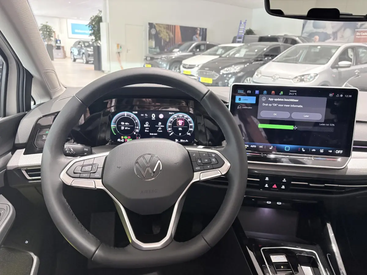 1.5 eHybrid Style Edition 204 PK Plug-in Hybrid | Elektrisch uitklapbare Trekhaak | Panoramadak | Android Auto/Apple Carplay draadloos | Keyless access | Dodehoeksensoren | Ruiten getint | A