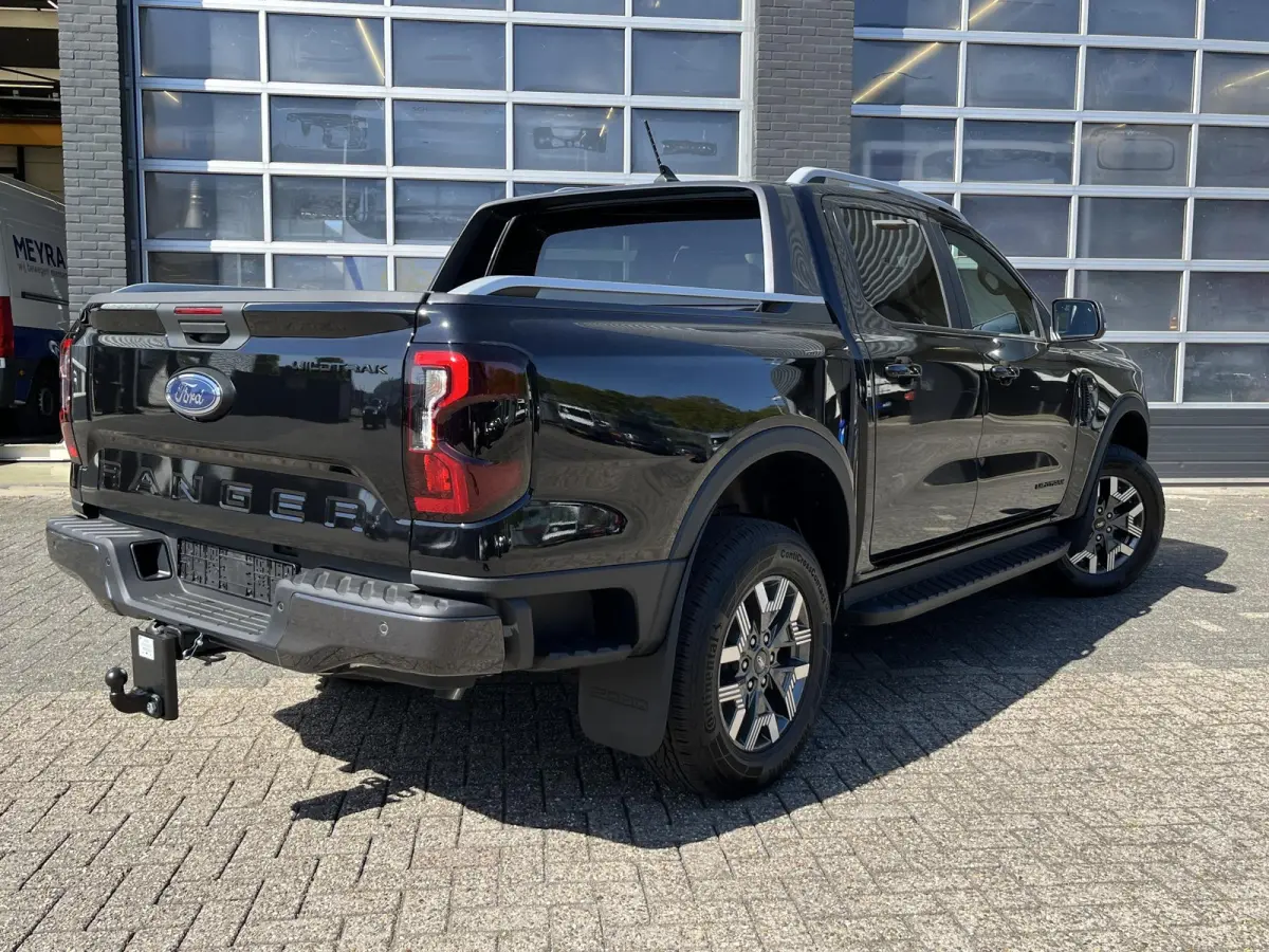 Wildtrak 2.3 PHEV 279pk! 5-pers, 3500kg Trekgewicht, Vol-Leer, Elek. rollertop, Adapt. Cruise control, Direct leverbaar, 0,99% Fin Lease!
