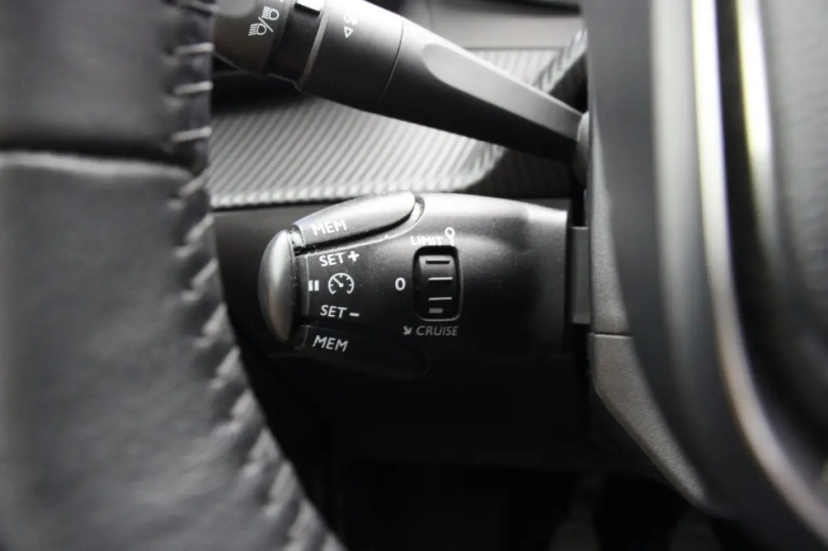 1.2 PureTech Allure - Carplay, Clima, Cruise, Half Leer