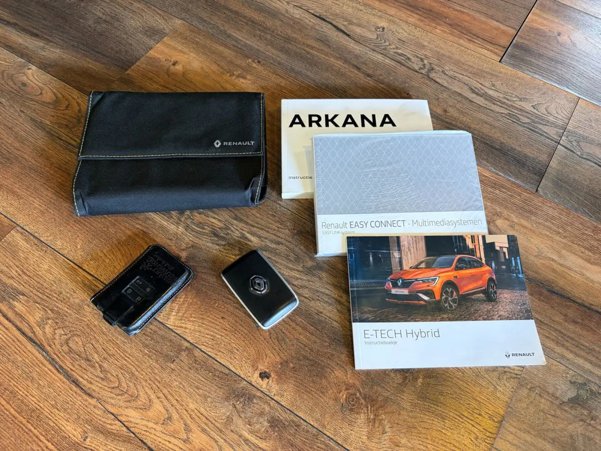 1.6 E-Tech Hybrid 145 R.S. Line Leder Camera Keyless !!NIEUWBINNEN!!
