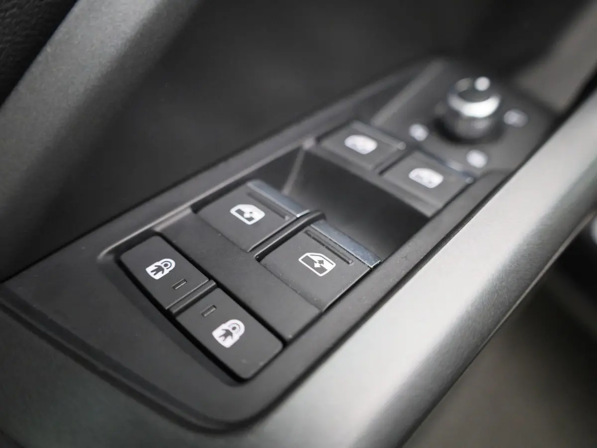 35 TFSI S edition 150 PK | S-line | Automaat | Camera | Trekhaak | SONOS Sound | Adaptive cruise control | Stoelverwarming | Lichtmetalen velgen |