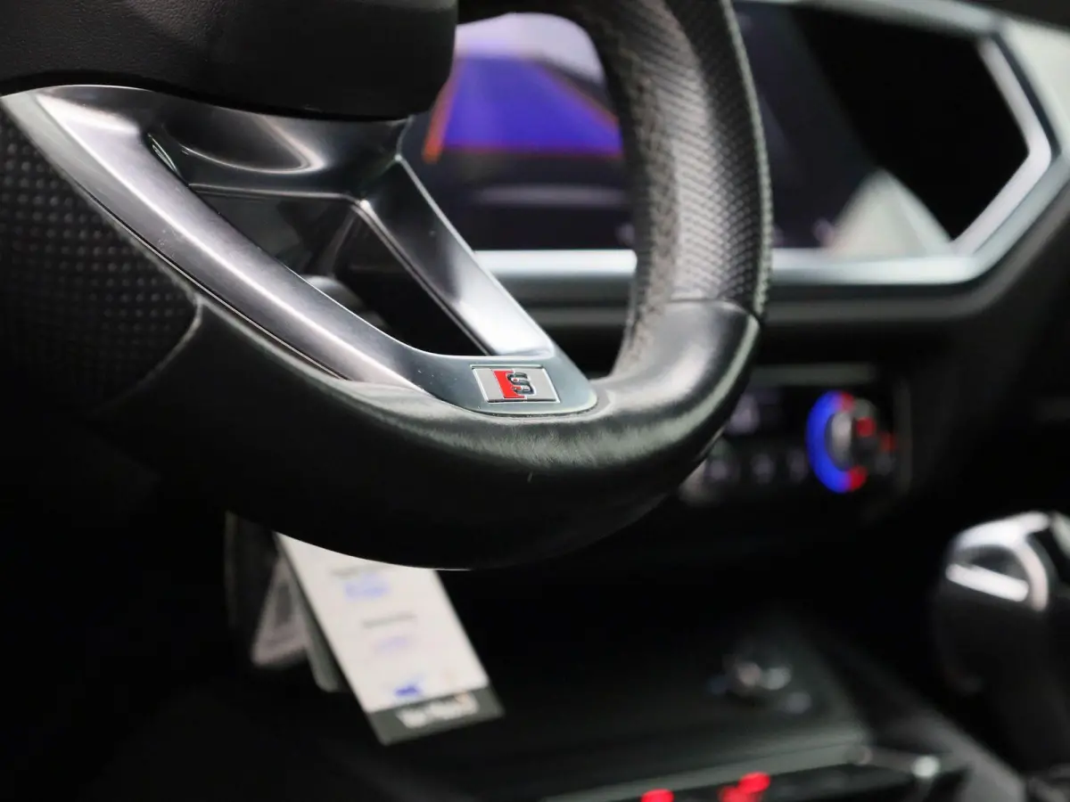 35 TFSI S edition 150 PK | S-line | Automaat | Camera | Trekhaak | SONOS Sound | Adaptive cruise control | Stoelverwarming | Lichtmetalen velgen |