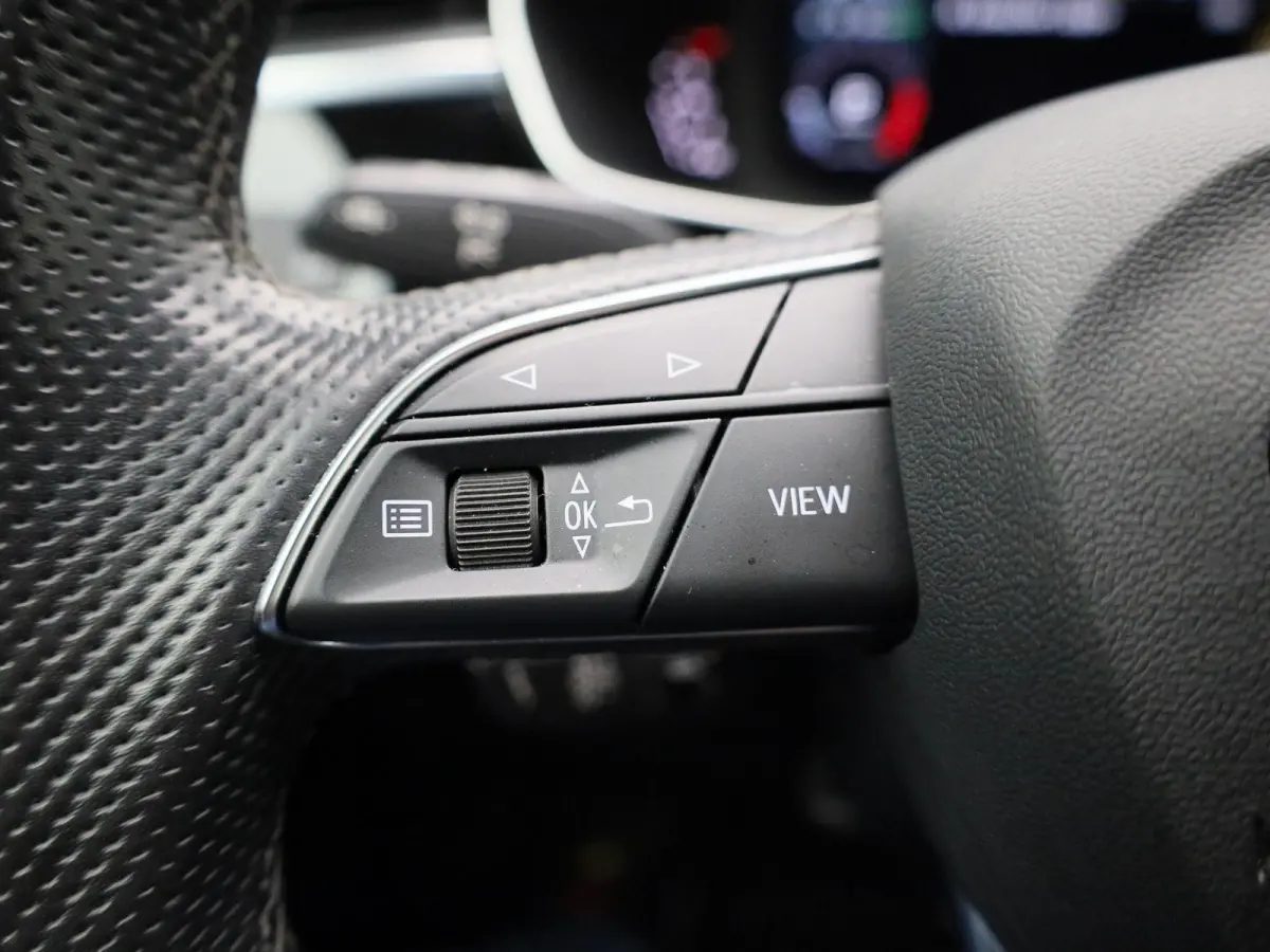 35 TFSI S edition 150 PK | S-line | Automaat | Camera | Trekhaak | SONOS Sound | Adaptive cruise control | Stoelverwarming | Lichtmetalen velgen |