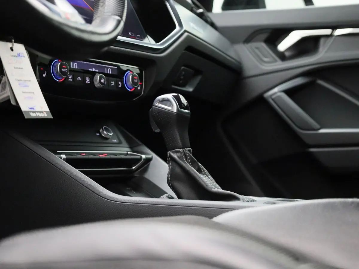 35 TFSI S edition 150 PK | S-line | Automaat | Camera | Trekhaak | SONOS Sound | Adaptive cruise control | Stoelverwarming | Lichtmetalen velgen |
