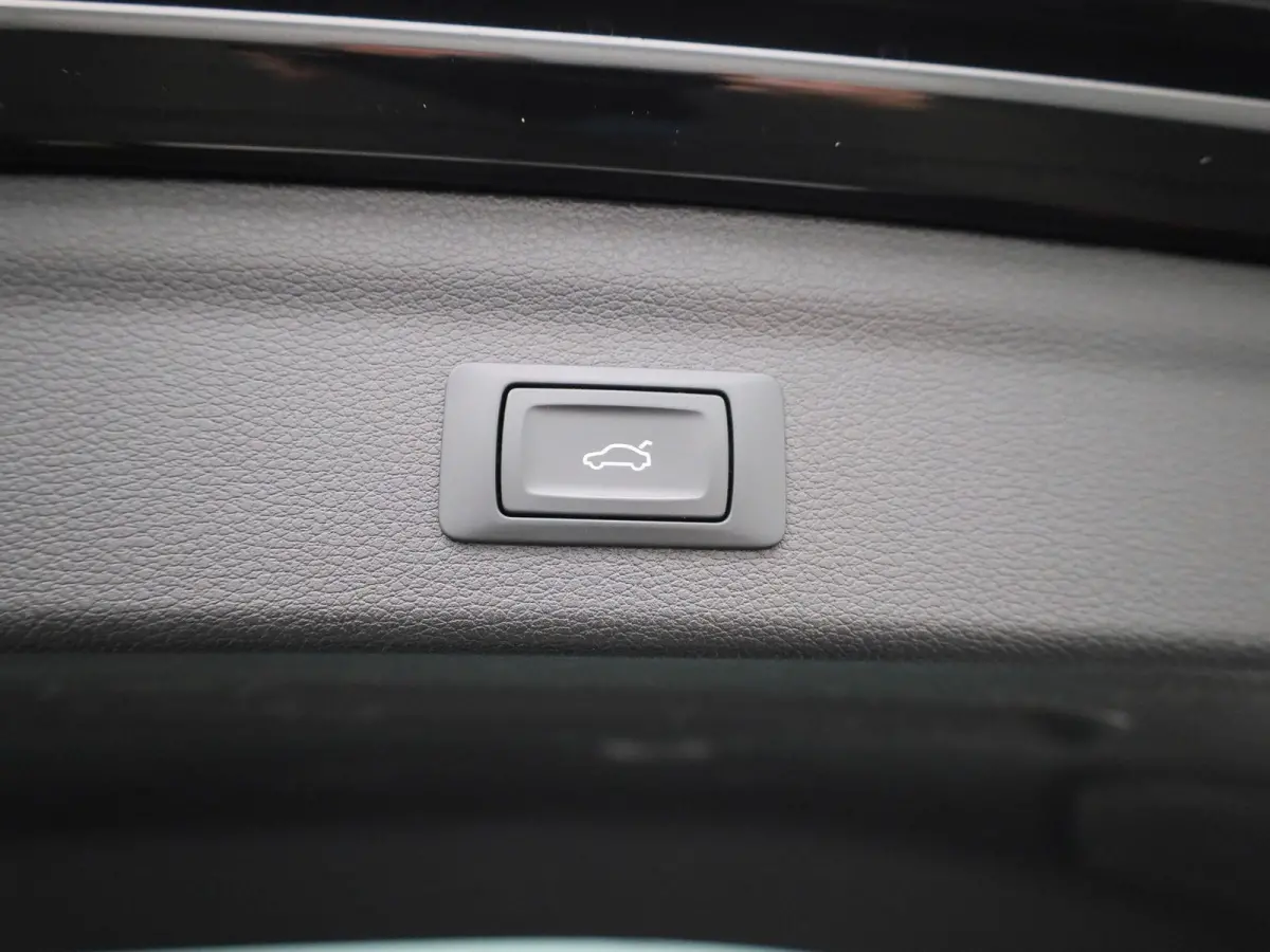 35 TFSI S edition 150 PK | S-line | Automaat | Camera | Trekhaak | SONOS Sound | Adaptive cruise control | Stoelverwarming | Lichtmetalen velgen |