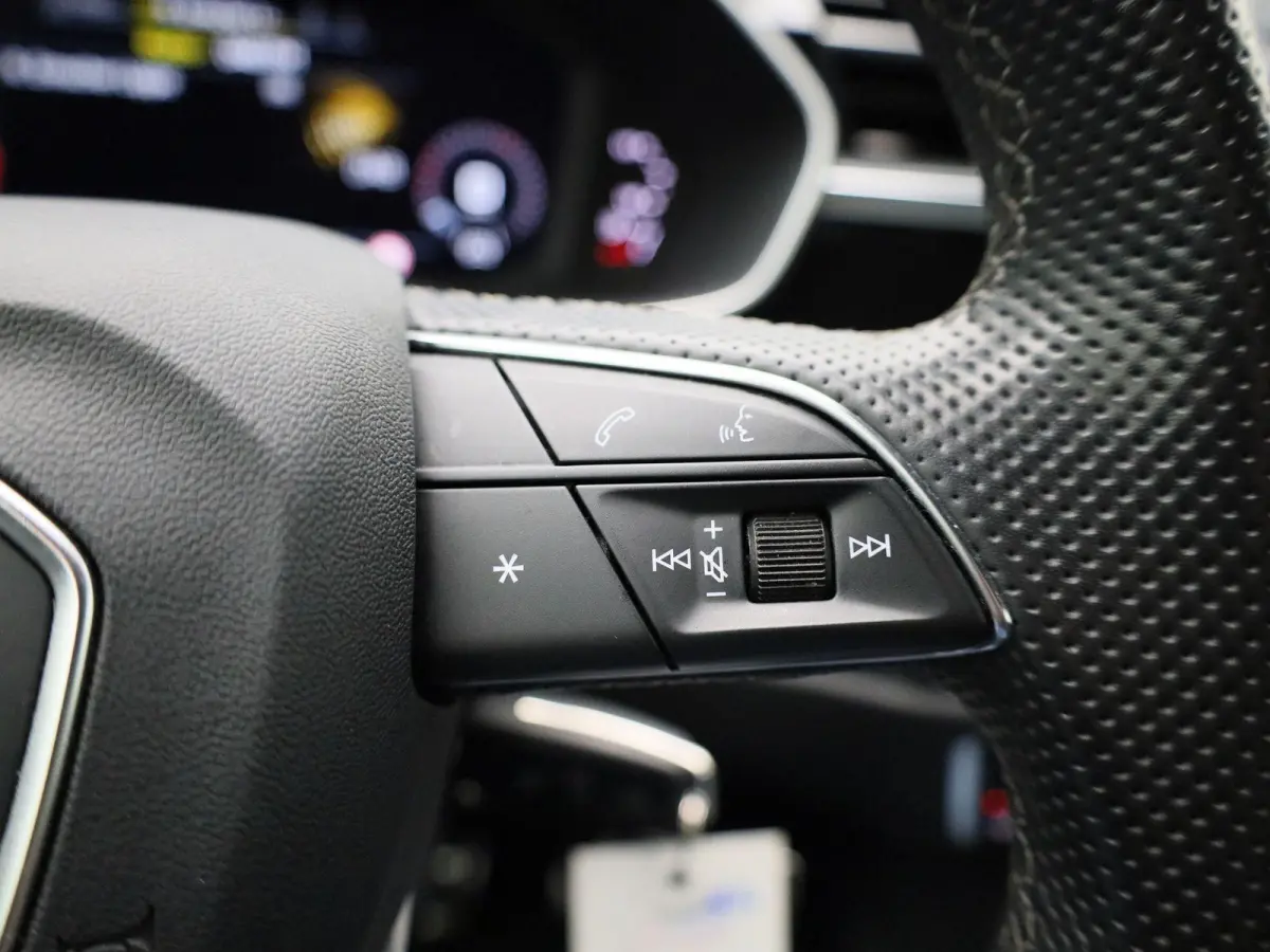 35 TFSI S edition 150 PK | S-line | Automaat | Camera | Trekhaak | SONOS Sound | Adaptive cruise control | Stoelverwarming | Lichtmetalen velgen |