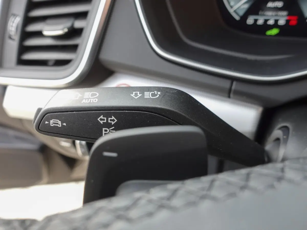 50 TFSI e 300pk PHEV S Line Automaat Navigatie Camera Parkeersensoren Head Up Display Stoelverwarming LED Koplampen Cruise Control  Climate Control