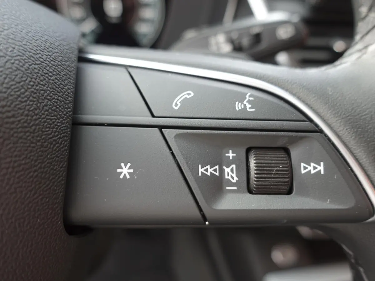 50 TFSI e 300pk PHEV S Line Automaat Navigatie Camera Parkeersensoren Head Up Display Stoelverwarming LED Koplampen Cruise Control  Climate Control