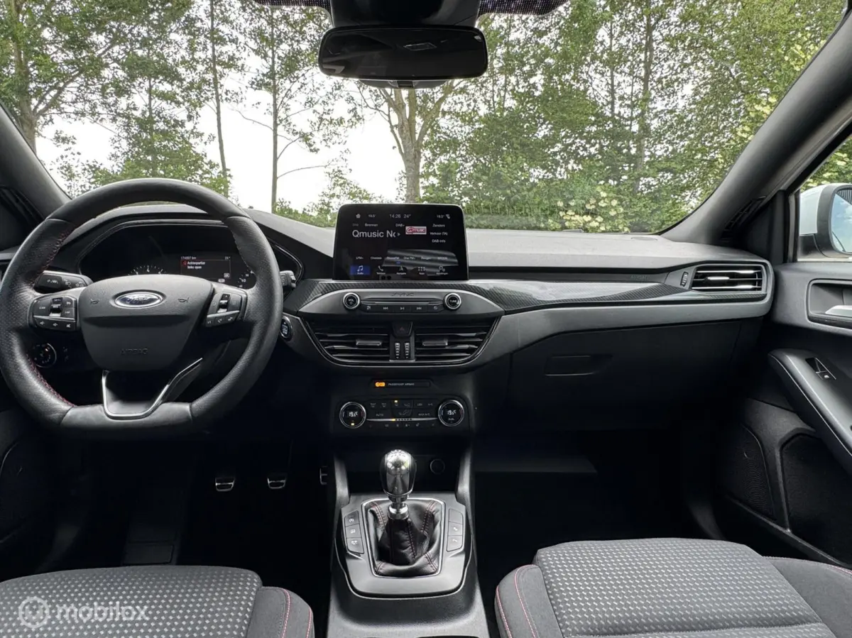 1.0 EcoBoost ST Line Business