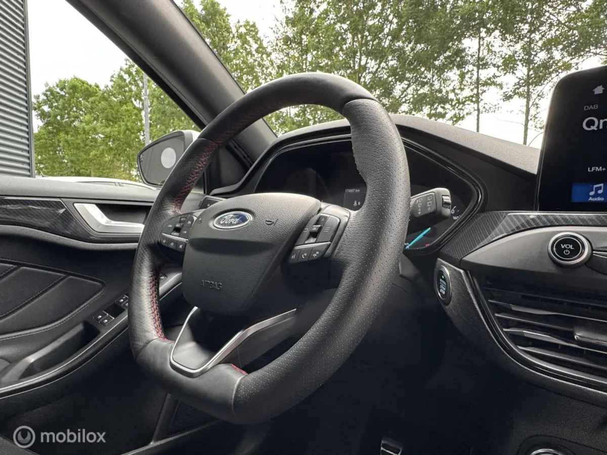 1.0 EcoBoost ST Line Business