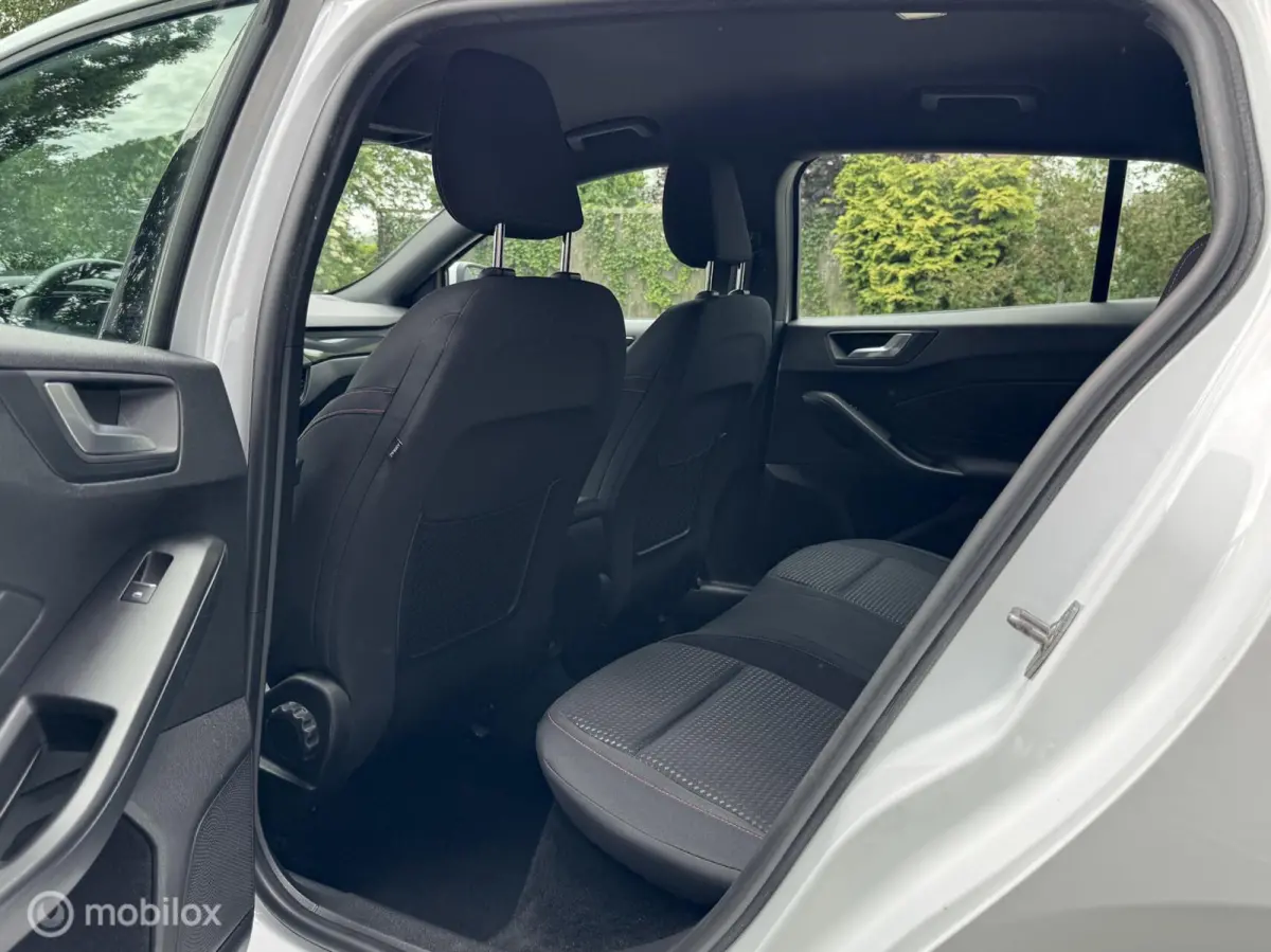 1.0 EcoBoost ST Line Business