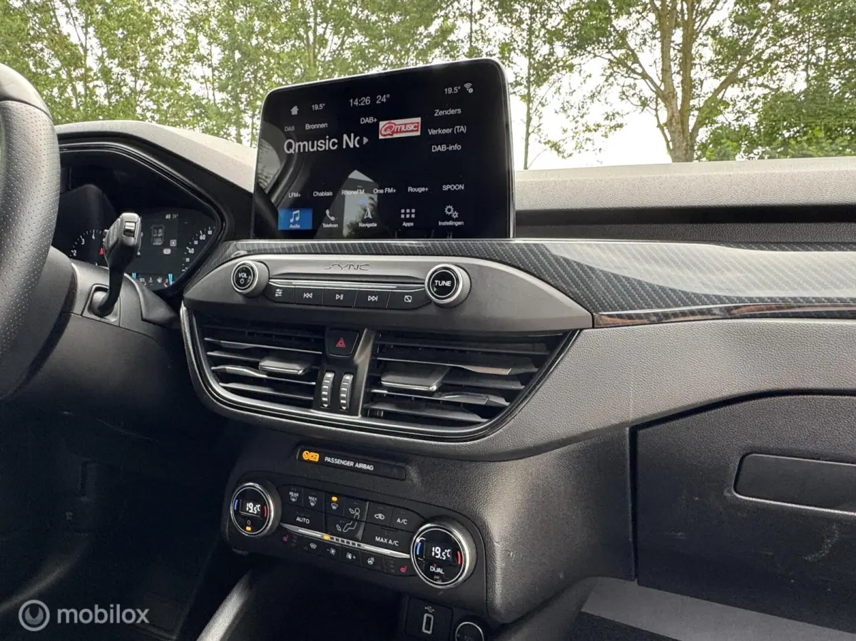 1.0 EcoBoost ST Line Business