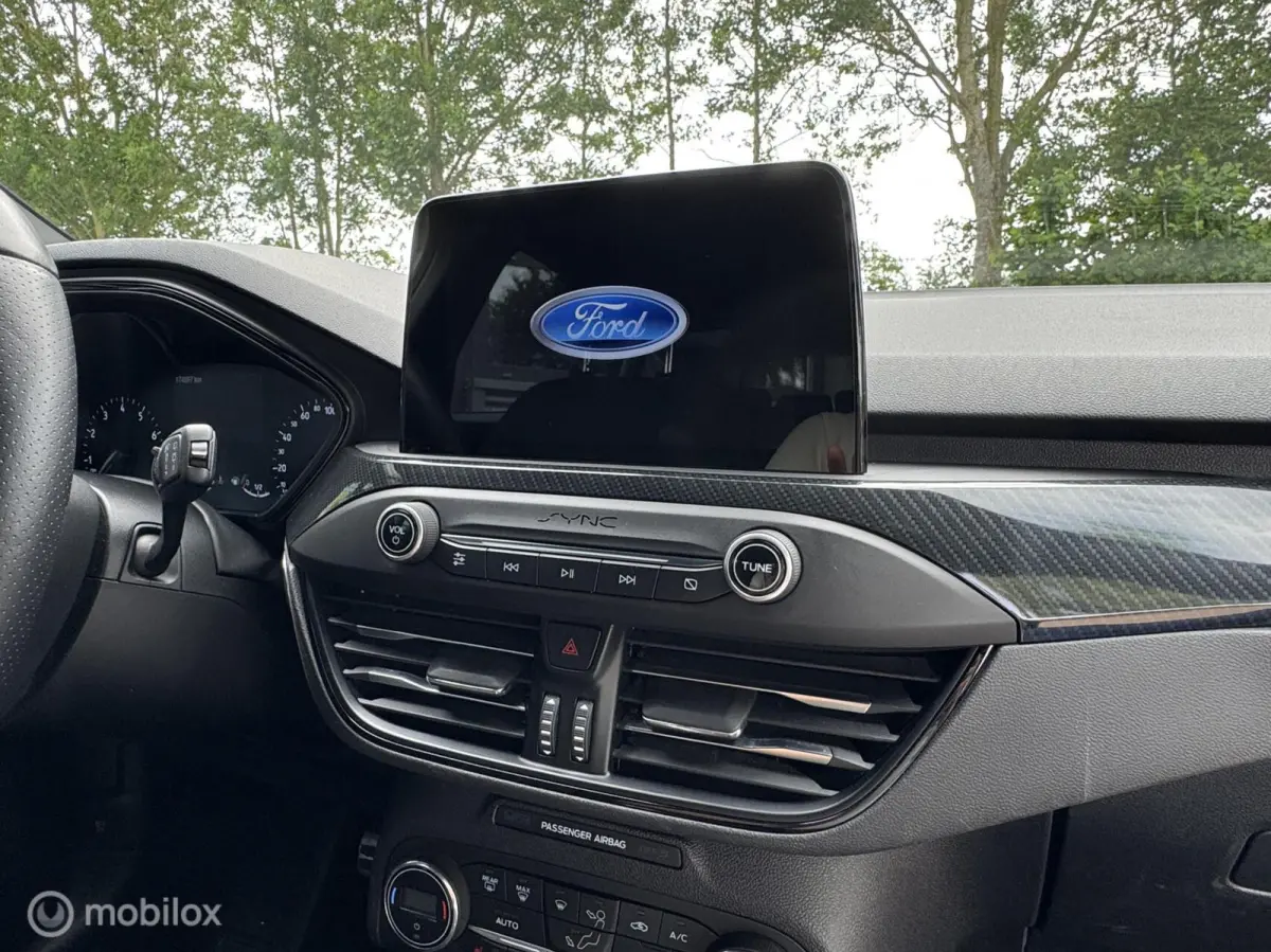 1.0 EcoBoost ST Line Business