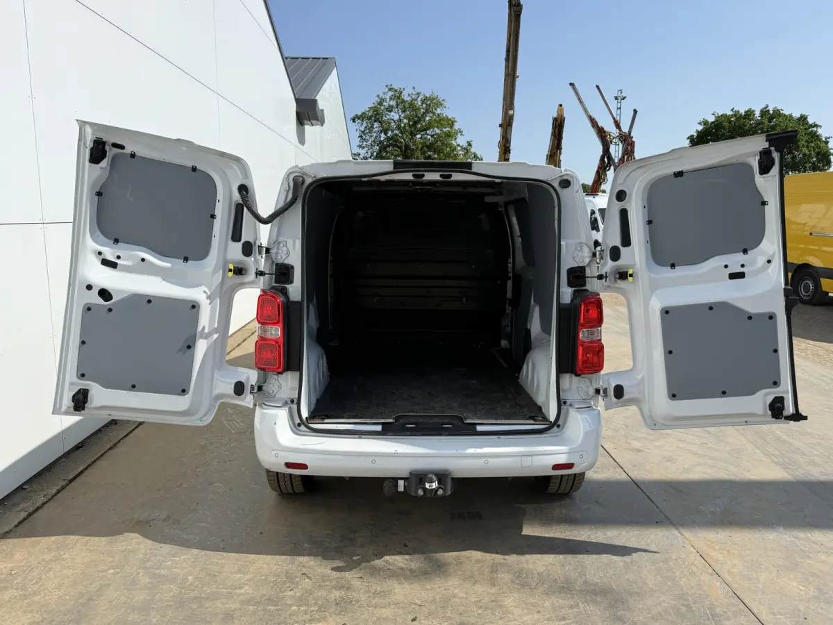 Opel Vivaro 2.0 145PK Automaat L2 Climate Control Cruise Control Trekhaak Carplay Camera Navigatie Parkeersensoren Euro 6