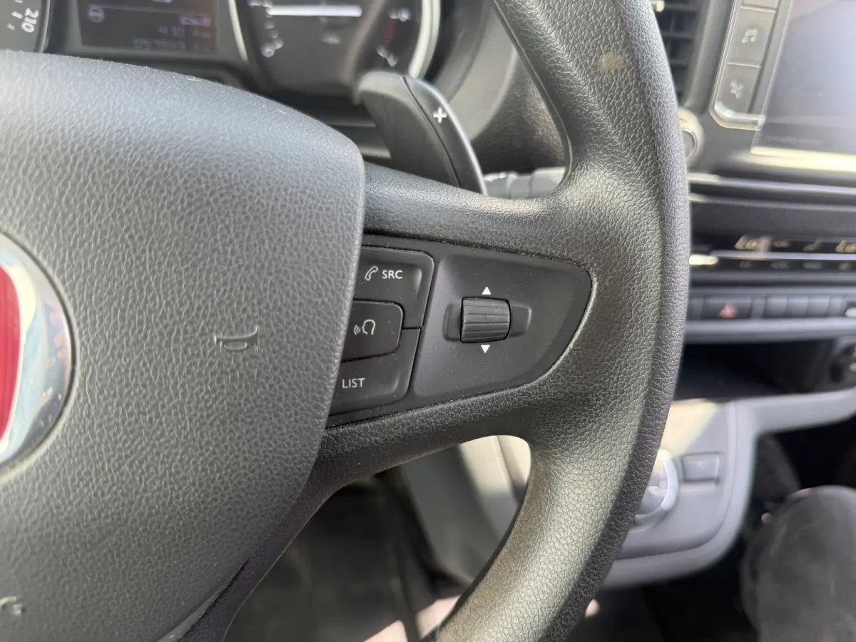 Opel Vivaro 2.0 145PK Automaat L2 Climate Control Cruise Control Trekhaak Carplay Camera Navigatie Parkeersensoren Euro 6