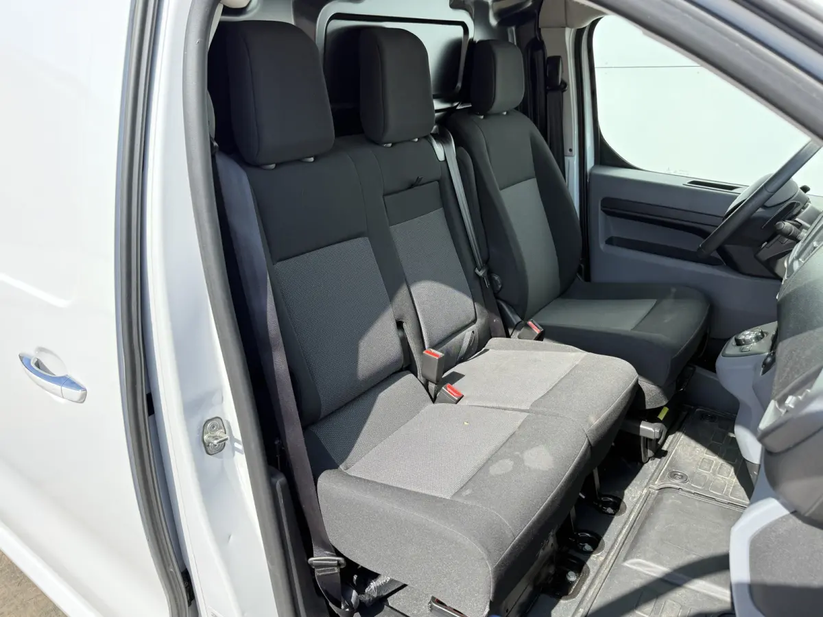 Opel Vivaro 2.0 145PK Automaat L2 Climate Control Cruise Control Trekhaak Carplay Camera Navigatie Parkeersensoren Euro 6