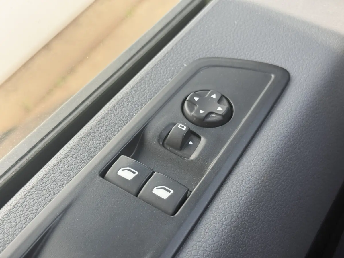 Opel Vivaro 2.0 145PK Automaat L2 Climate Control Cruise Control Trekhaak Carplay Camera Navigatie Parkeersensoren Euro 6