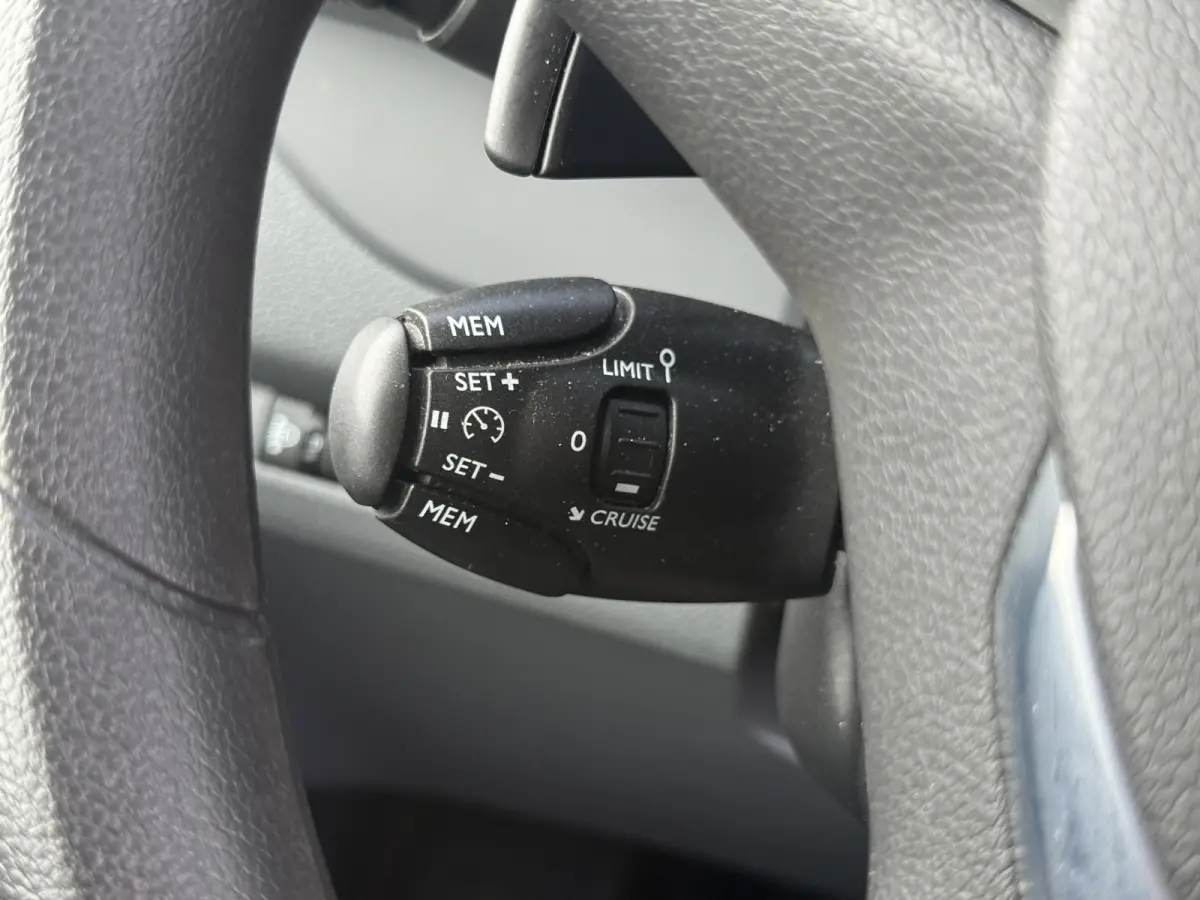 Opel Vivaro 2.0 145PK Automaat L2 Climate Control Cruise Control Trekhaak Carplay Camera Navigatie Parkeersensoren Euro 6
