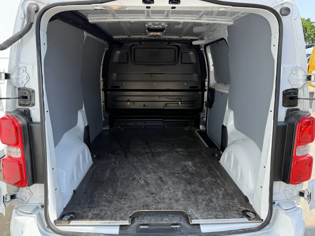 Opel Vivaro 2.0 145PK Automaat L2 Climate Control Cruise Control Trekhaak Carplay Camera Navigatie Parkeersensoren Euro 6