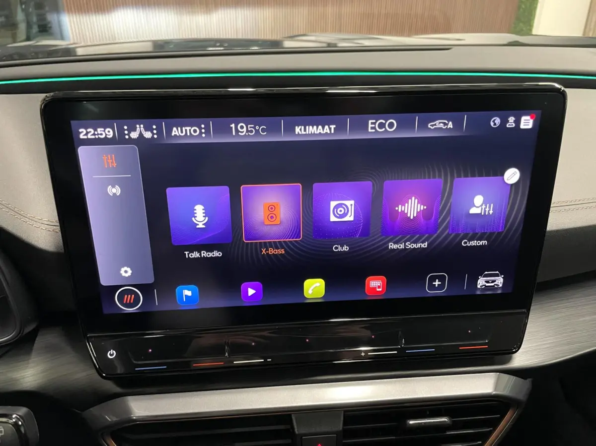 1.4 e-Hybrid VZ 245 PK Camera/ Memo/ Keyless/ 19''LMV/ CarPlay