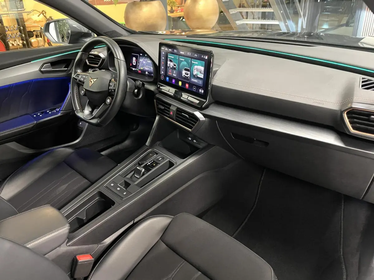 1.4 e-Hybrid VZ 245 PK Camera/ Memo/ Keyless/ 19''LMV/ CarPlay