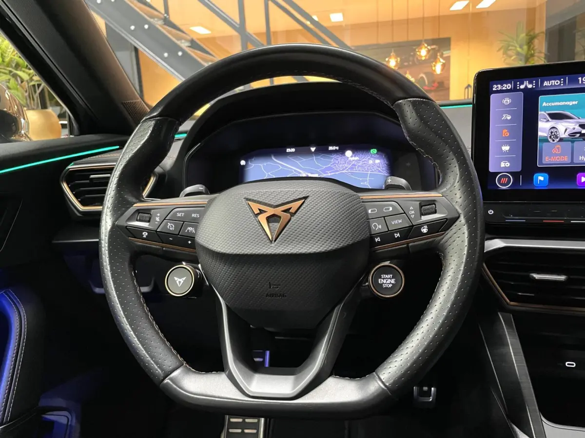 1.4 e-Hybrid VZ 245 PK Camera/ Memo/ Keyless/ 19''LMV/ CarPlay