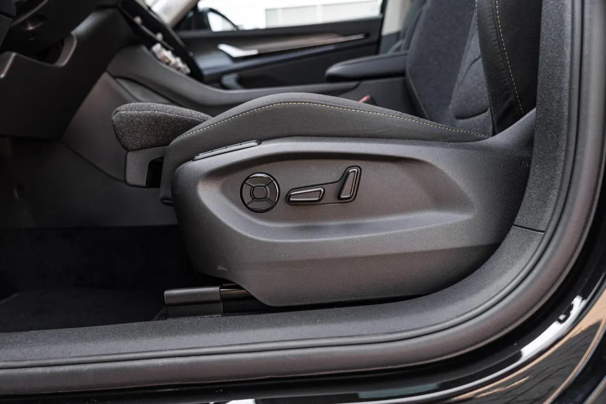 1.5 TSI 204pk DSG PHEV Business Edition | LMV 19'' | Panoramadak