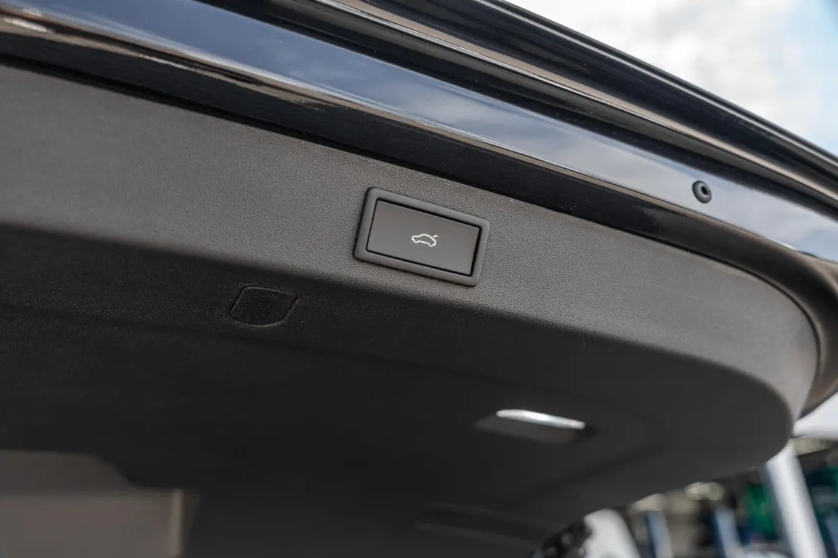 1.5 TSI 204pk DSG PHEV Business Edition | LMV 19'' | Panoramadak