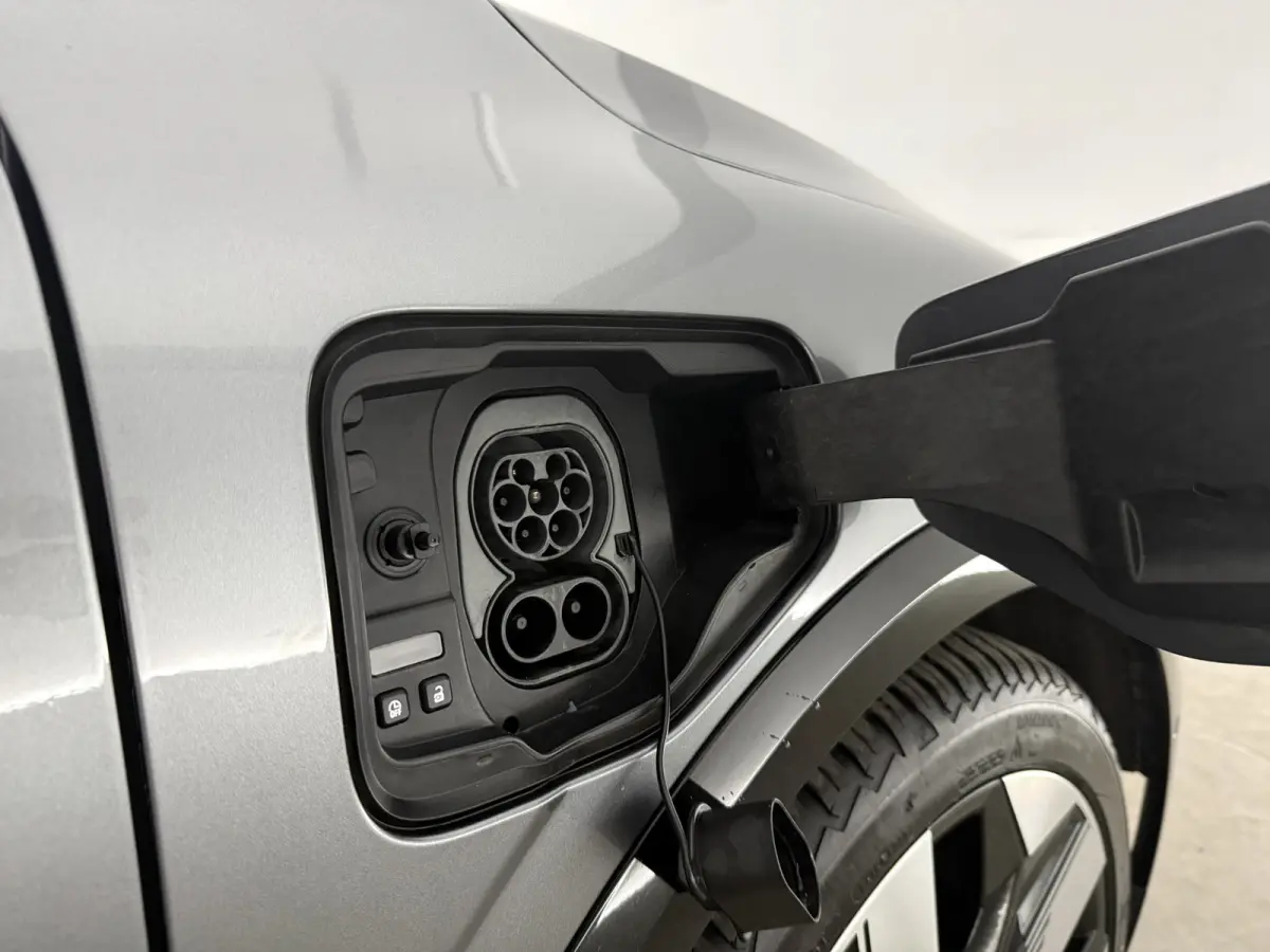 EV60 Optimum Charge Iconic | Snelladen | SOH 93% | 360° | Trekhaak | Virtual | Cruise | Sfeer | Carplay