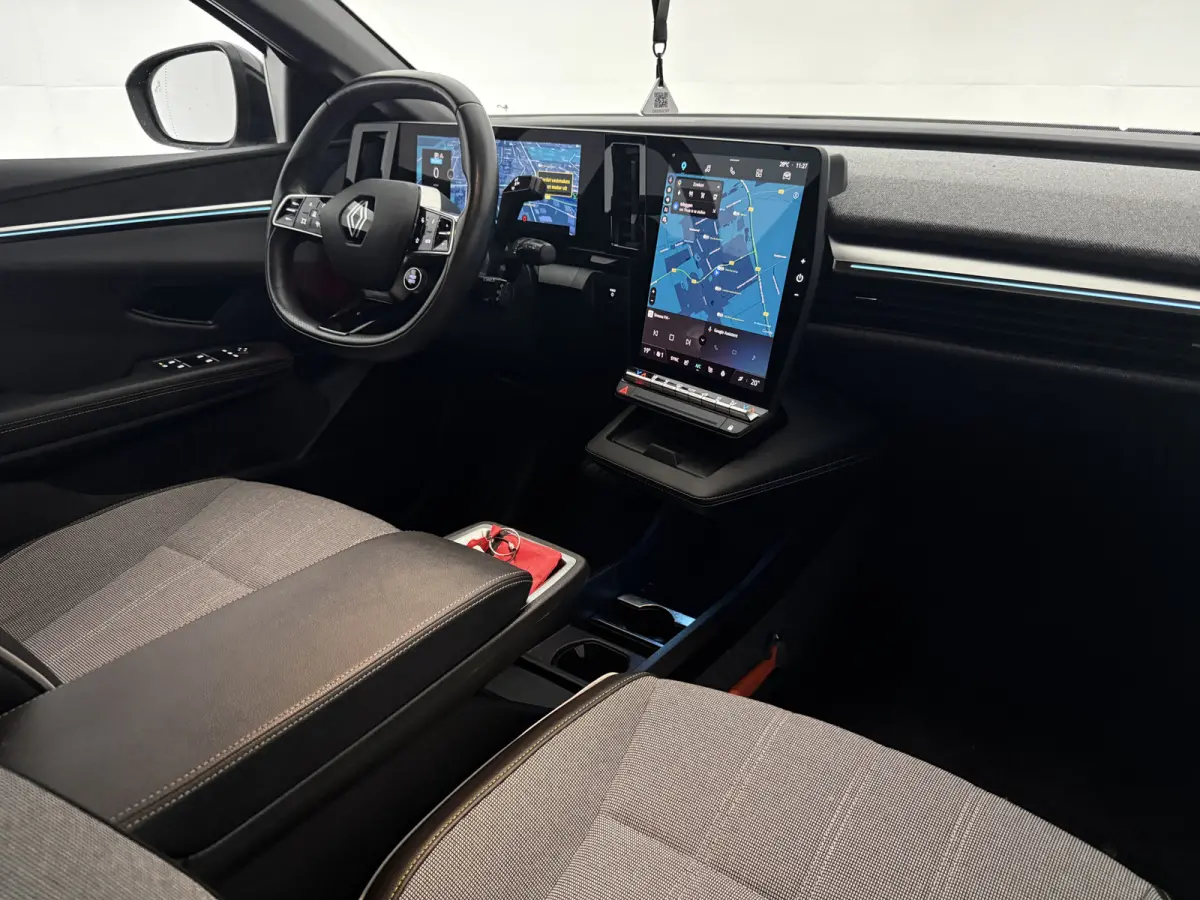 EV60 Optimum Charge Iconic | Snelladen | SOH 93% | 360° | Trekhaak | Virtual | Cruise | Sfeer | Carplay