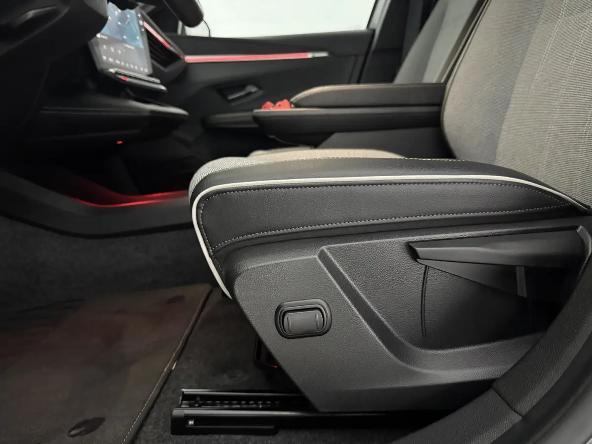 EV60 Optimum Charge Iconic | Snelladen | SOH 93% | 360° | Trekhaak | Virtual | Cruise | Sfeer | Carplay