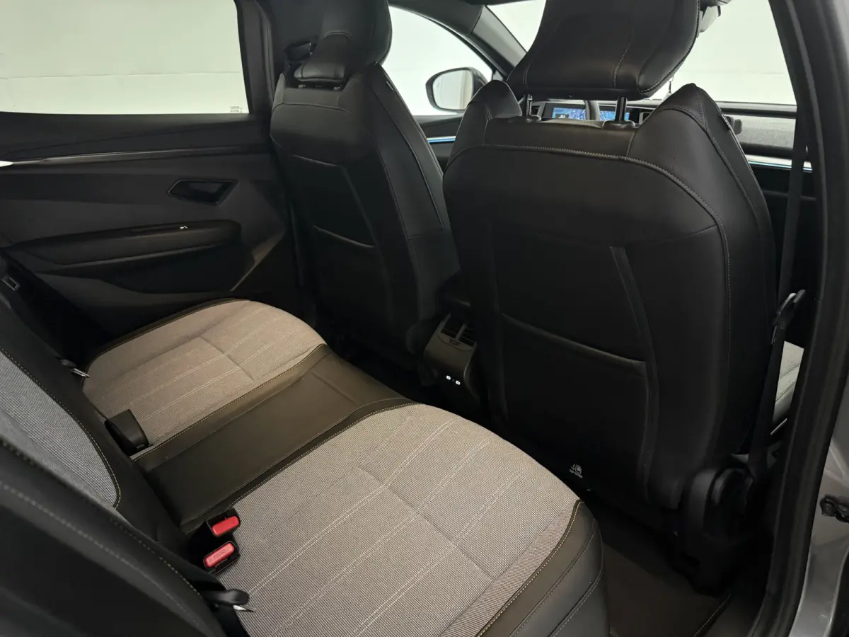 EV60 Optimum Charge Iconic | Snelladen | SOH 93% | 360° | Trekhaak | Virtual | Cruise | Sfeer | Carplay