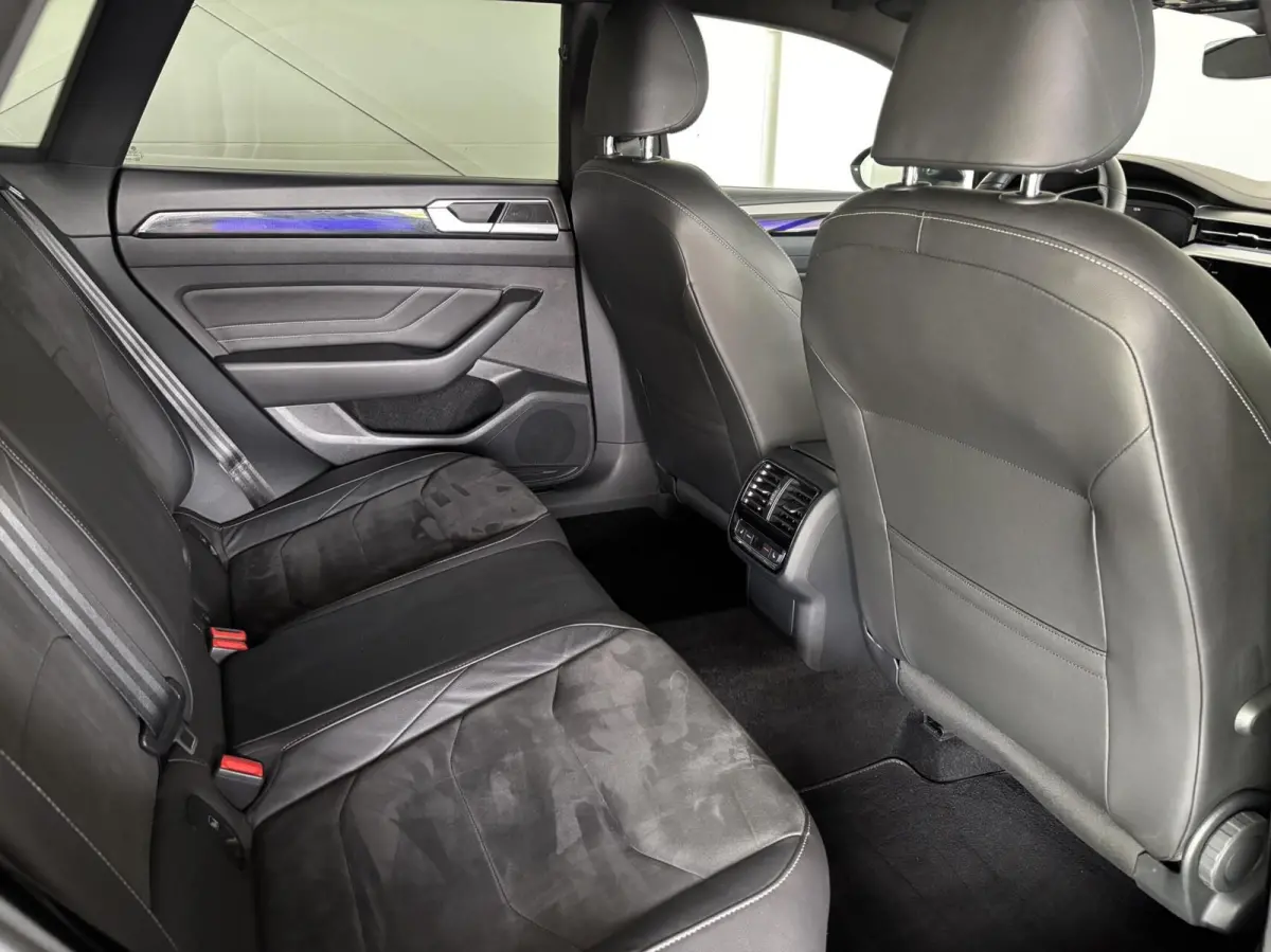 1.4 TSI eHybrid R-Line Business+