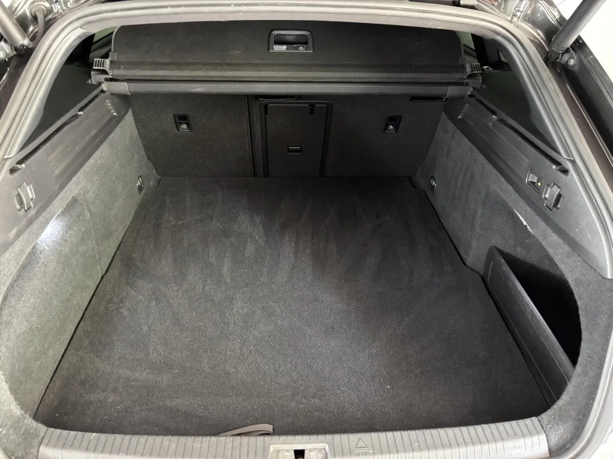 1.4 TSI eHybrid R-Line Business+