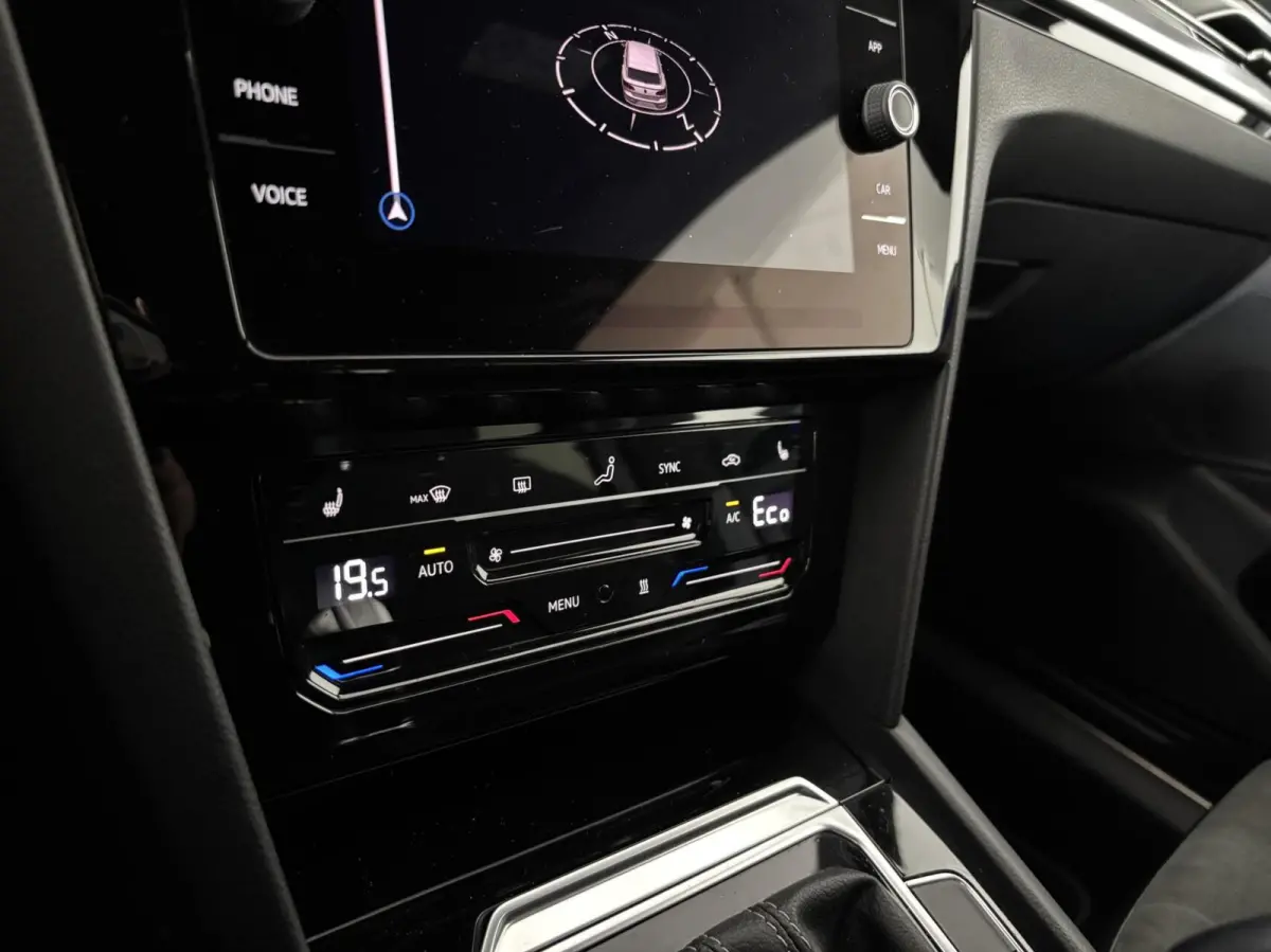 1.4 TSI eHybrid R-Line Business+