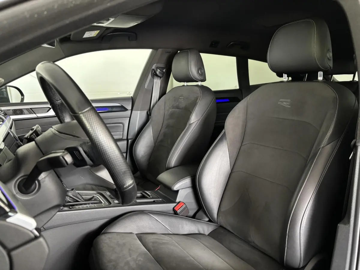 1.4 TSI eHybrid R-Line Business+