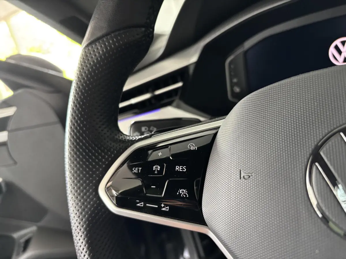 1.4 TSI eHybrid R-Line Business+