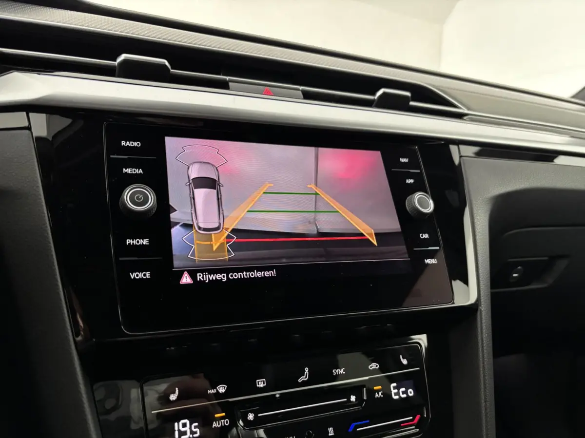 1.4 TSI eHybrid R-Line Business+