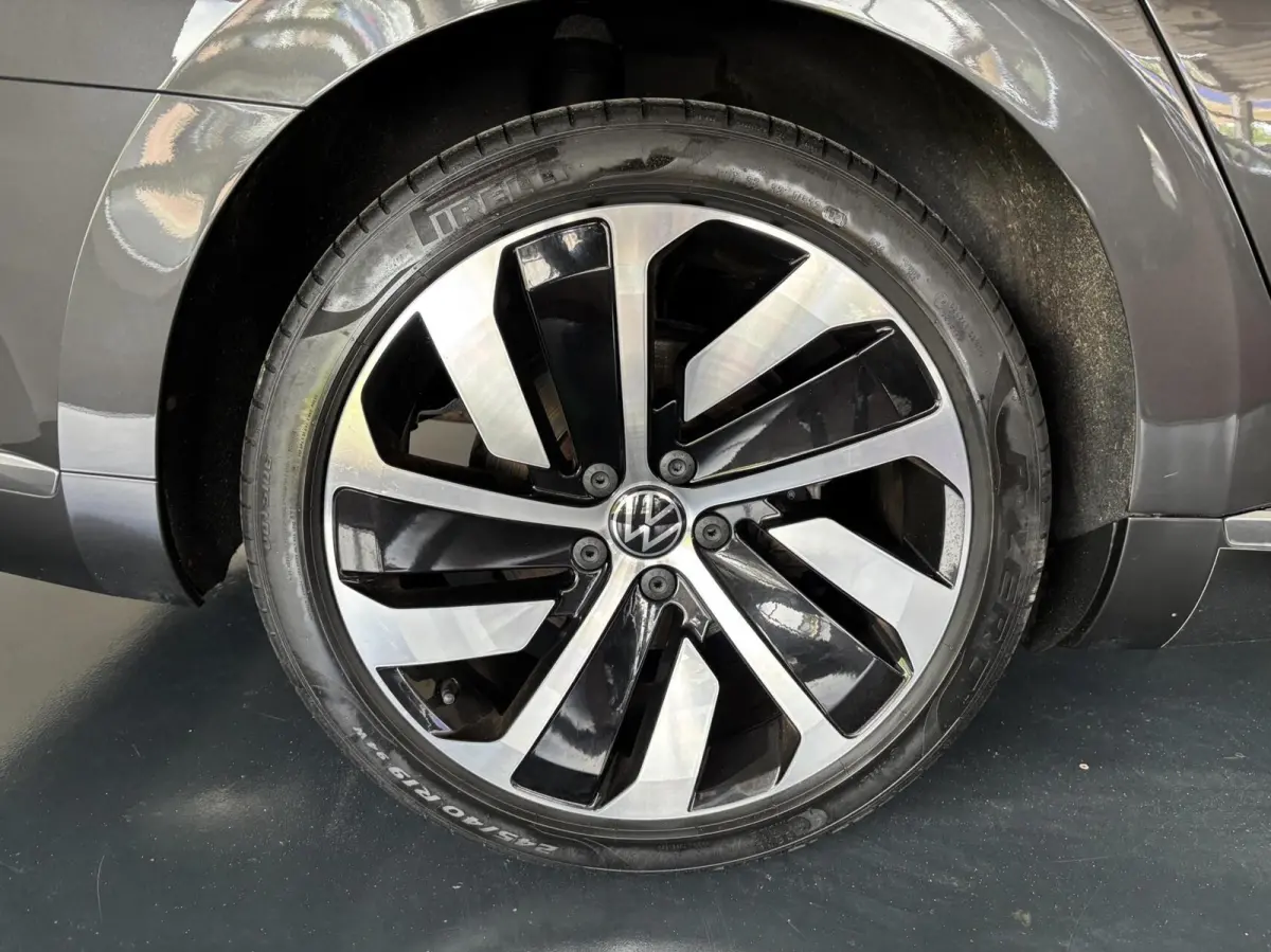 1.4 TSI eHybrid R-Line Business+