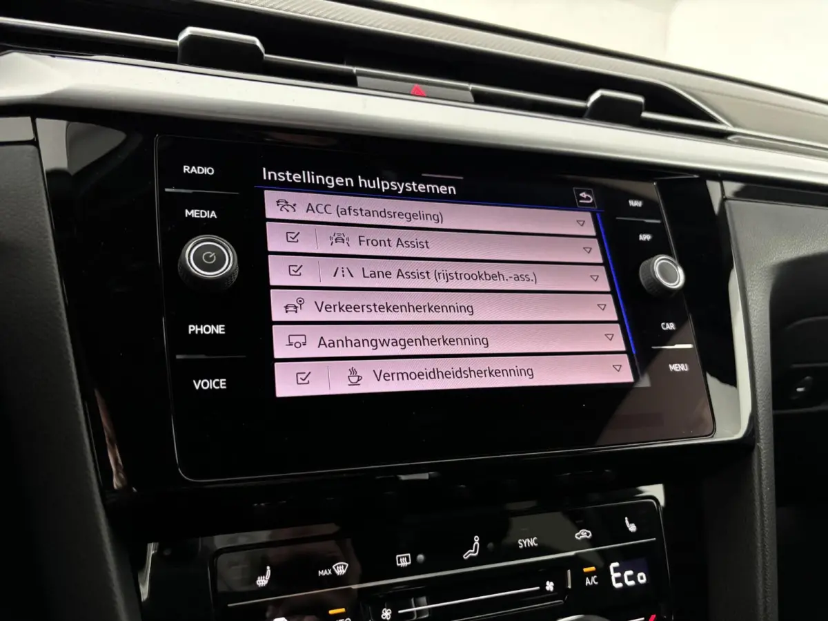 1.4 TSI eHybrid R-Line Business+
