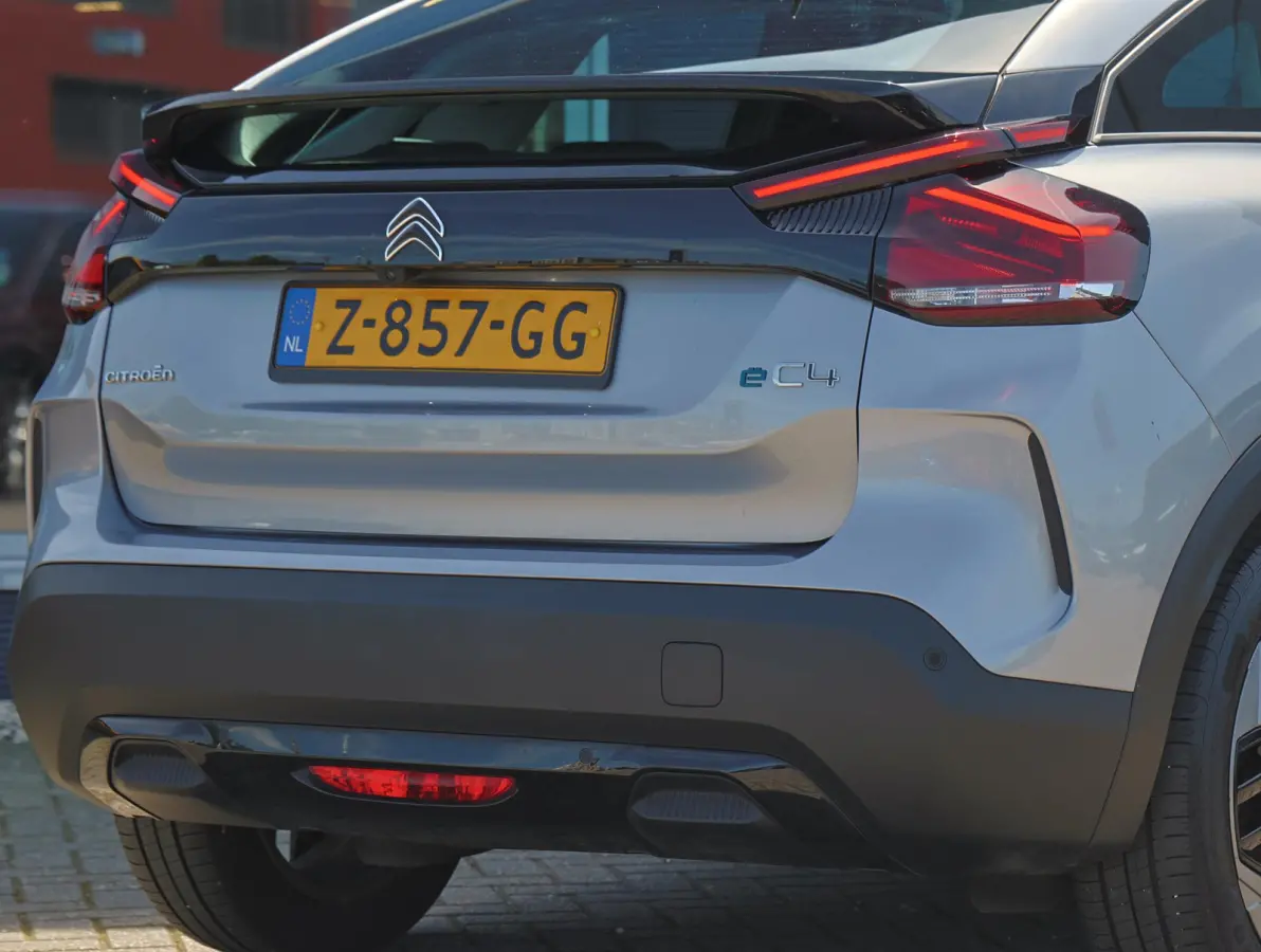 You 50 kWh 1ste Eigenaar | Warmtepomp | Camera | Cruise Control | Apple Carplay & Android Auto | 17" LMV